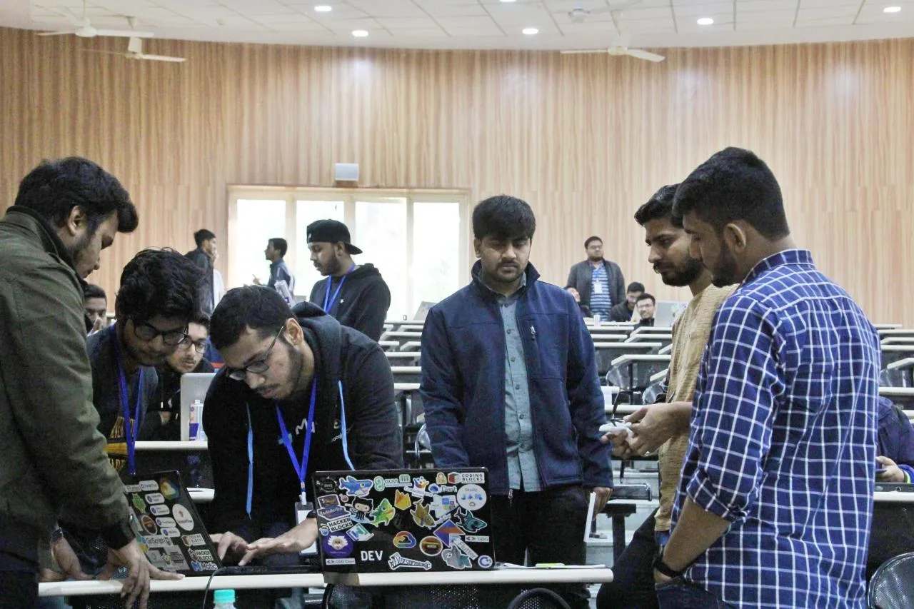 Working on NewsFresh during the hack, Hack Infinity 2.0, DA-IICT Gandhinagar